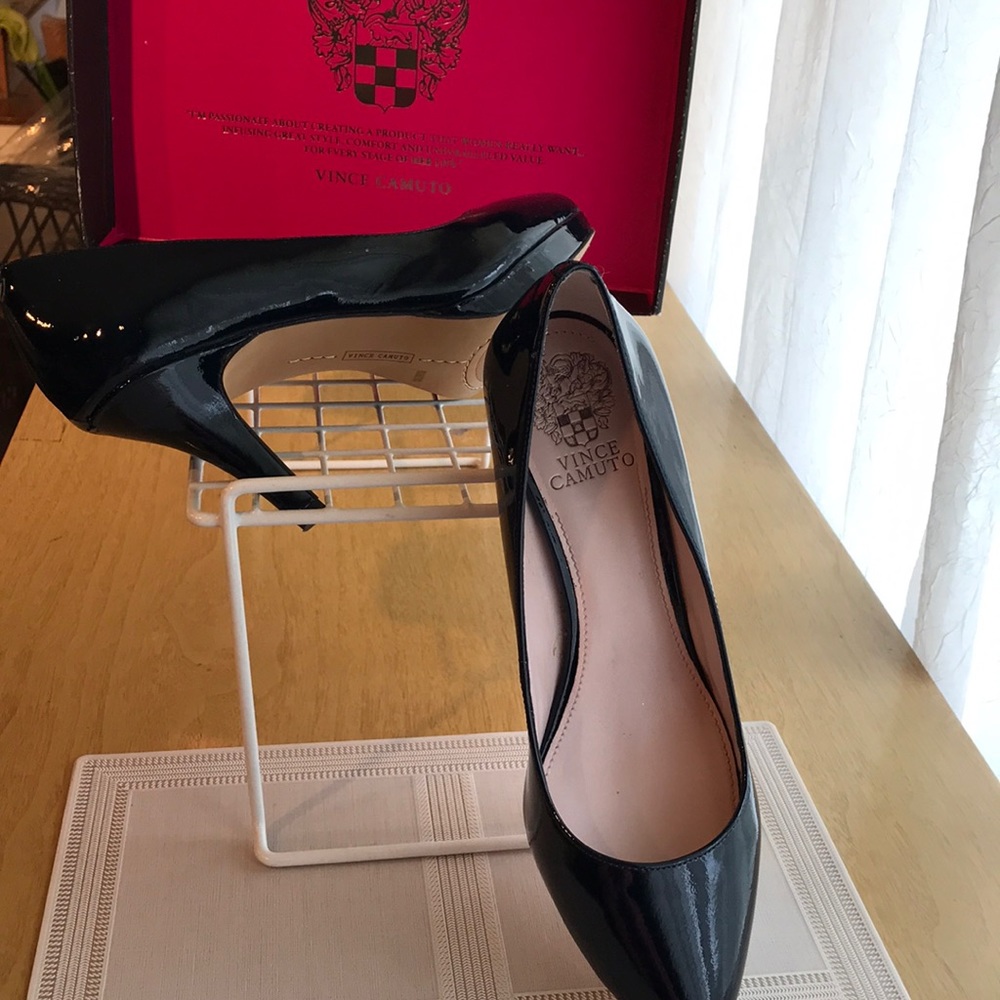 Dark navy Vince Camuto heels new